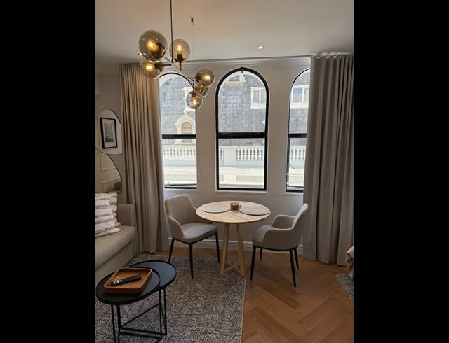 BEDROOM APARTMENT FOR SALE IN CAPE TOWN CITY CENTRE